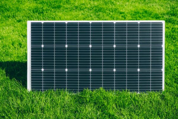 Quelle batterie choisir pour tes panneaux solaires de 3000W ?