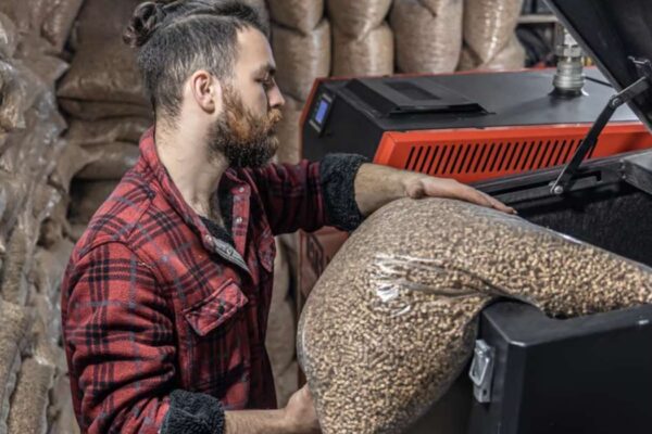 Comment recharger ton poêle à granulés sans faire d&rsquo;erreur ?