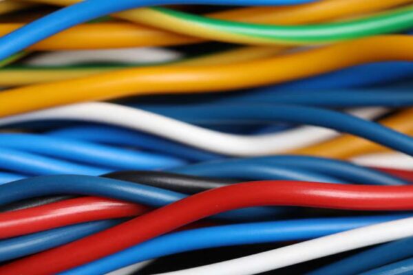 Que signifie la couleur des fils électriques ?
