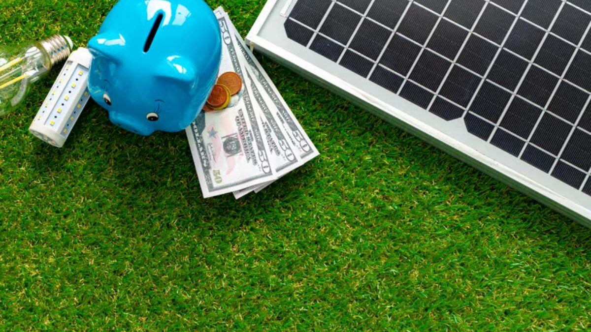 Combien coûte une batterie pour un panneau solaire 3000w ?